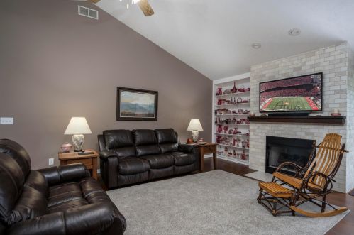 1001 Farmington Ln, Washington Ch OH  43160-8641 exterior