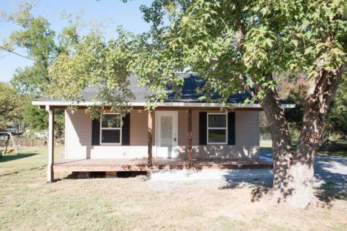 106 Maple St, Shelbyville, TN 37160-4121