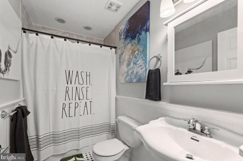 3098 Hamburg Rd, Edinburg VA  22824-3093 exterior