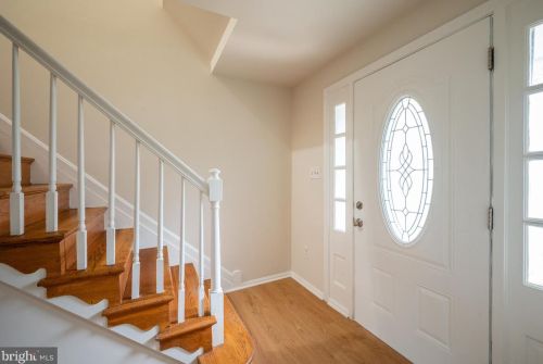 1417 Deerfield Ln, Woodbridge, VA 22191-1010