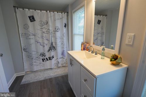 411 6th St, Laurel DE  19956-1363 exterior