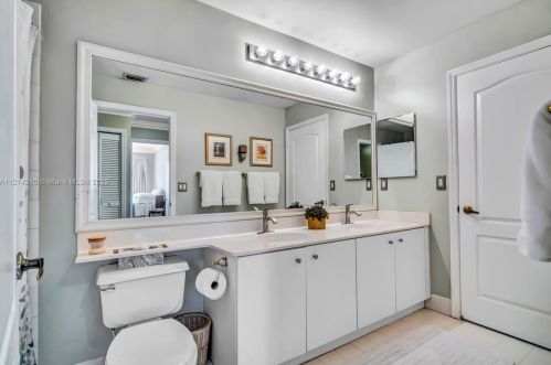 1122 195 Ave, Hollywood FL 33029-3272 exterior