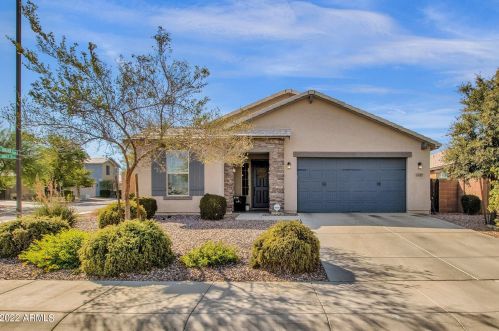 2049 Stacey Rd, Gilbert, AZ 85298-7459