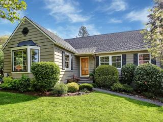 3990 91st Ave, Portland, OR 97266-2816