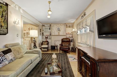 138 Forest Ave, Verona NJ  07044-1015 exterior