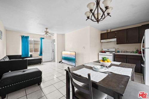 1069 Ridgewood St, Long Beach CA  90807-1023 exterior