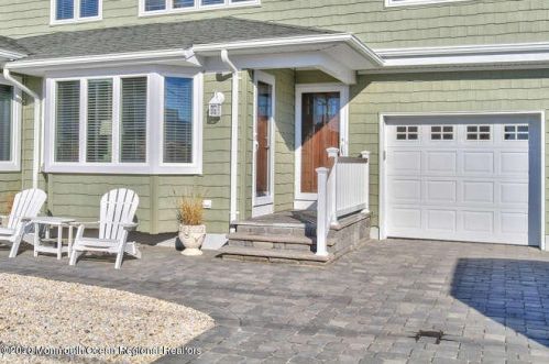 7 Dover Ave, Lavallette NJ  08735-2704 exterior