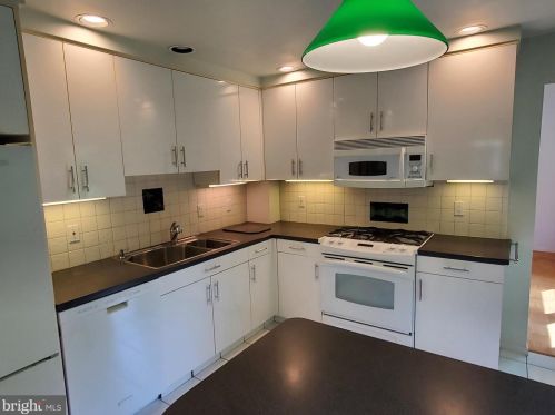 2861 Princeton Pike, Lawrence Township NJ  08648-3222 exterior