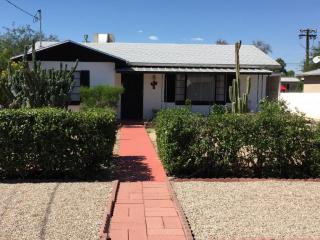 661 Venice Ave, Tucson, AZ 85711-7013