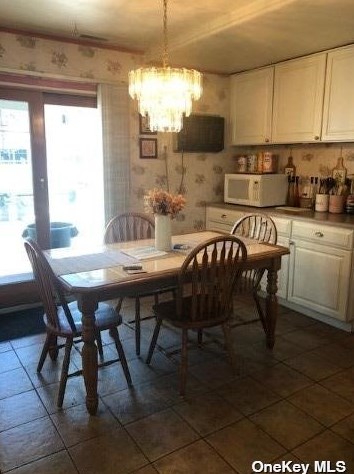 952 Washington Ave, Westbury NY  11590-6038 exterior