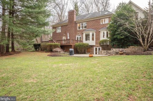 281 Golden Woods Ct, Great Falls VA  22066-4152 exterior