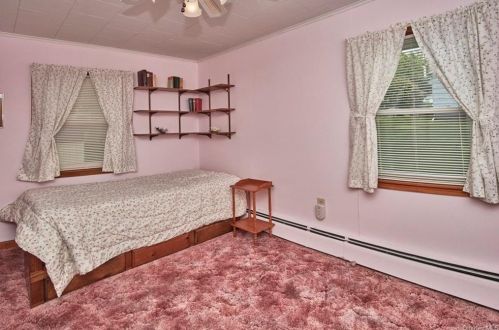 9 Crescent Ave, Warwick NY  10990-1047 exterior