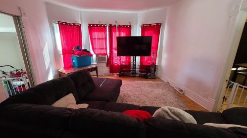 945 Shawano Ave, Green Bay, WI 54303-2978