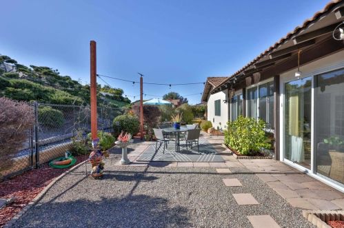 16670 Bernardo Oaks Dr, San Diego CA  92128-2837 exterior