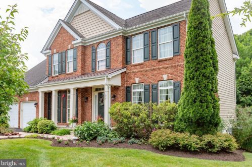 657 Village Pkwy, Fredericksburg, VA 22406-7297