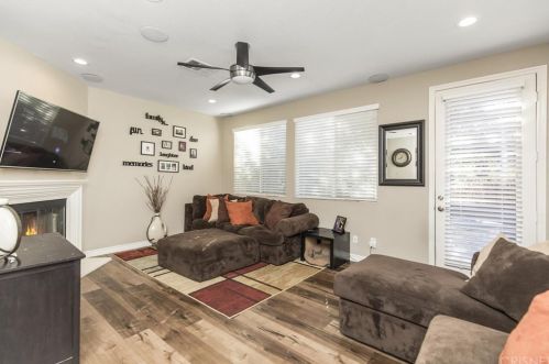 19406 Opal Ln, Santa Clarita, CA 91350-3243