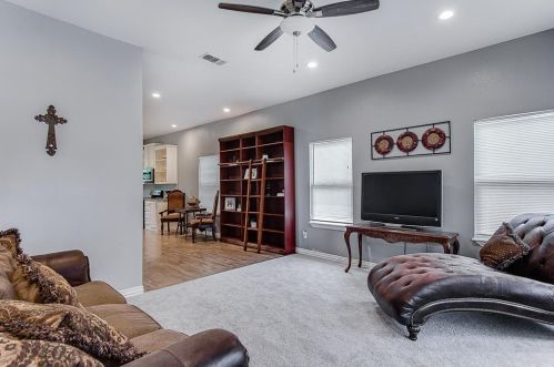 1224 Tucker St, Fort Worth, TX 76104-1614