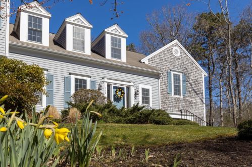 206 Wauquanesit Dr, Brewster, MA 02631-1224