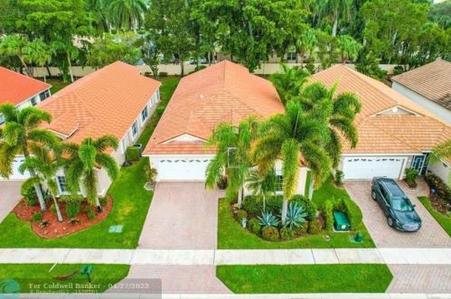 9796 Lemonwood Dr, Boynton Beach FL  33437-5452 exterior