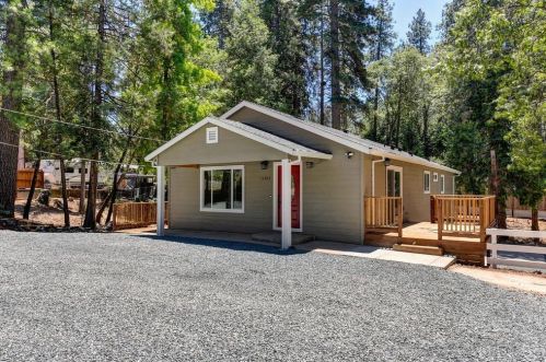 11303 Butler Rd, Grass Valley CA  95945-6918 exterior