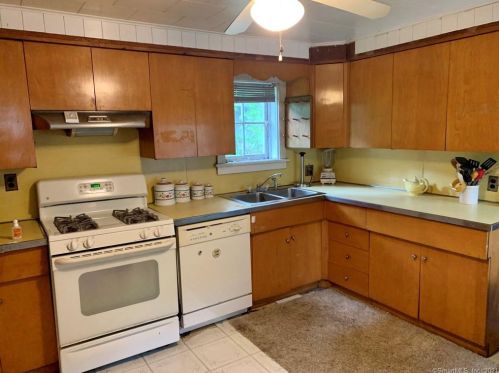 55 Hospital Hill Rd, West Woods CT  06069-2010 exterior