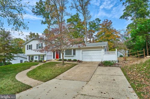 8120 Old Oaks Dr, Springfield, VA 22152-1819