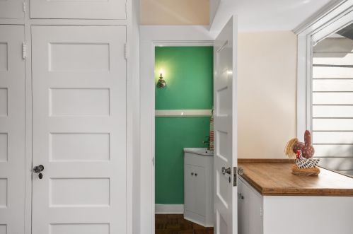 22 Islay St, Santa Barbara CA  93101-2423 exterior
