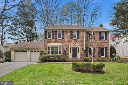 7018 Flax St, Springfield, VA 22152-3423