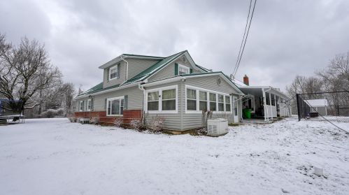 10272 Frd Rd, Cambridge OH  43725-9521 exterior