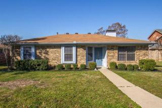 586 King Cir, Lewisville TX  75067-3227 exterior