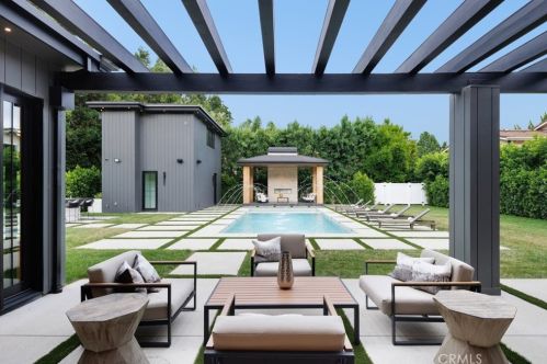 4508 Haskell Ave, Van Nuys CA  91436-3148 exterior