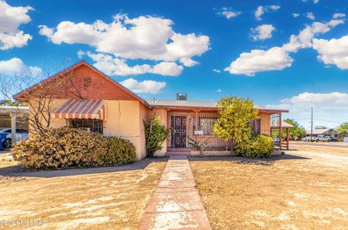 2851 West Plaza Dr, Tucson, AZ 85716-1825