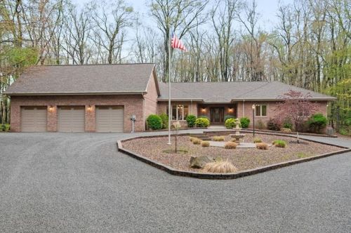 106 Boyd Ln, Gibsonia, PA 15044-7103