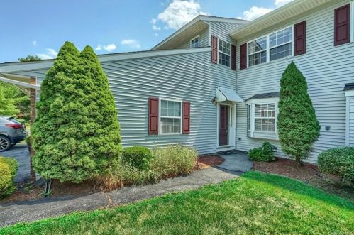 212 Eagleton Dr, Monroe, NY 10950-5140