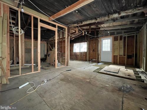 211 Palm Ave, Browns Mills NJ  08015-4128 exterior