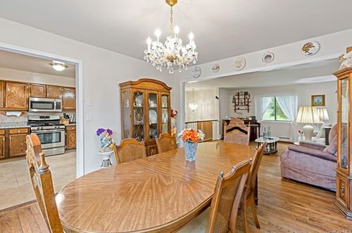 335 Somerston Rd, Yorktown Hgts NY  10598-2225 exterior
