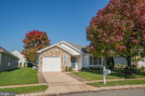 125 Sandpiper Ln, West Deptford, NJ 08086-2199