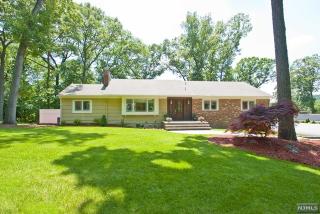 764 Hickory Hill Rd, Wyckoff, NJ 07481-1603