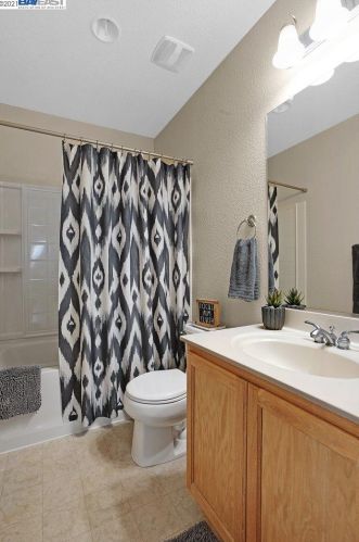 30 Matisse Ct, Oakley CA  94561-1777 exterior