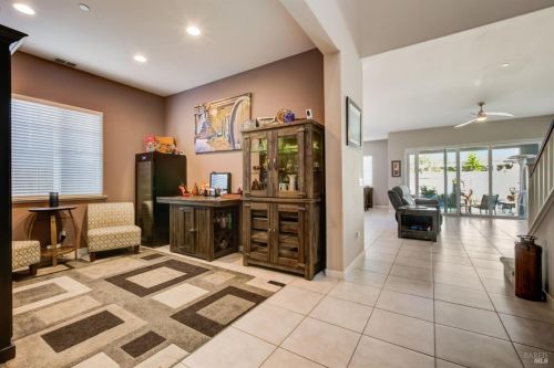 430 Heritage Ln, Liberty Farms, CA 95620