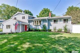 3114 Newport Ave, Gordon Heights, NY 11763-1766