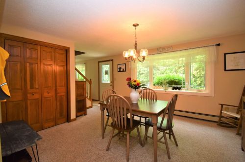 1 San Antonio Dr, Fremont NH  03044-8204 exterior