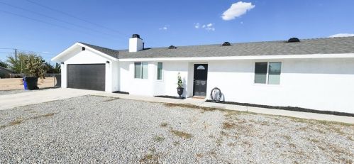16773 Manning St, Victorville, CA 92394-1079