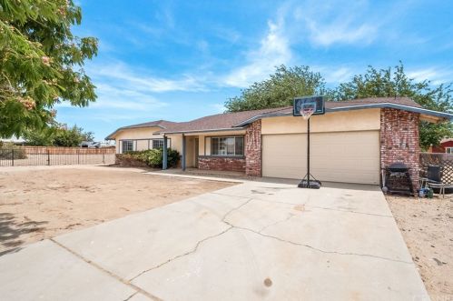 15854 Newmont Ave, Lancaster, CA 93535-7009