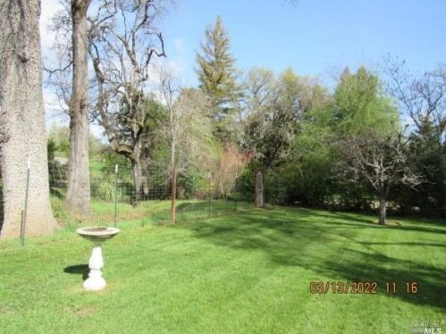 930 Live Oak Ave, Ukiah CA  95482-3733 exterior