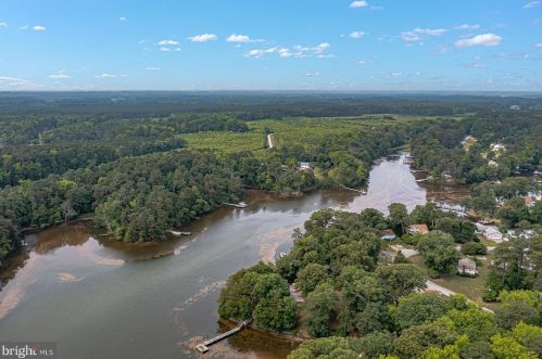 26 Mount Holly Ct, Montross VA  22520-4110 exterior