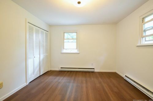 54 Henry St, Waterbury CT  06708-2608 exterior