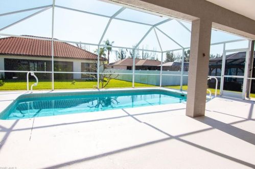 2617 18th Ave, Cape Coral, FL 33904-3217