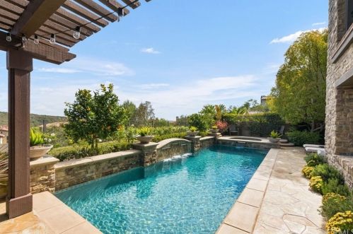 14 Morning Lgt, Newport Beach CA  92657-1654 exterior