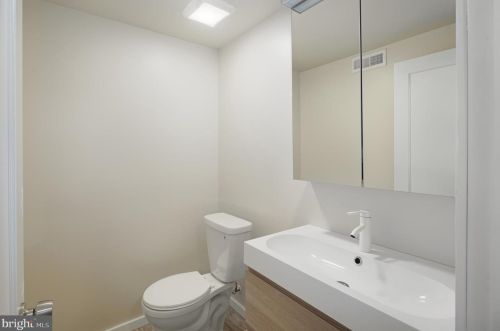 420 Federal St, Philadelphia PA  19147-5208 exterior